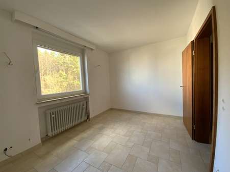 Zimmer 2 - Etagenwohnung in 35039 Marburg mit 100m² kaufen