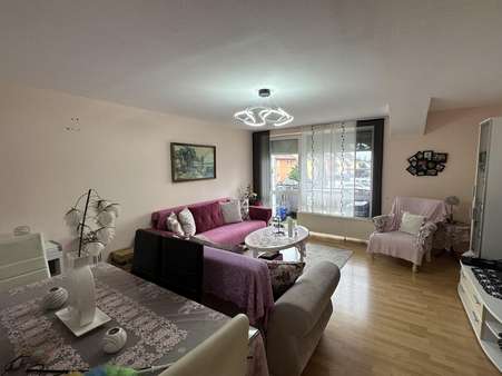null - Etagenwohnung in 35260 Stadtallendorf mit 101m² kaufen