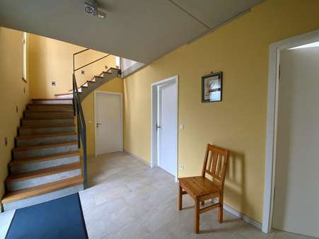 Flur Erdgeschoss - Maisonette-Wohnung in 35037 Marburg mit 140m² kaufen