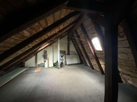 Dachboden - Mehrfamilienhaus in 35037 Marburg mit 316m² kaufen