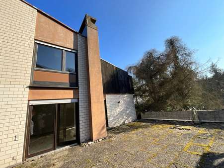 Obergeschoss - Terrasse - Einfamilienhaus in 35037 Marburg mit 245m² kaufen