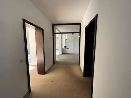1. Obergeschoss - Flur - Einfamilienhaus in 35037 Marburg mit 245m² kaufen