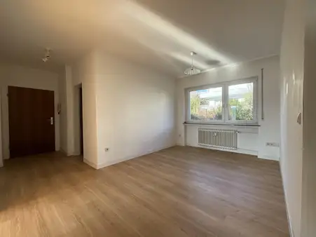 Geräumige Eigentumswohnung in kleiner Wohnanlage