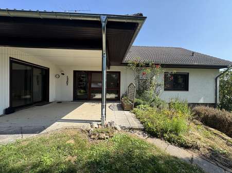 Zweifamilienhaus in 35287 Amöneburg mit 215m² kaufen