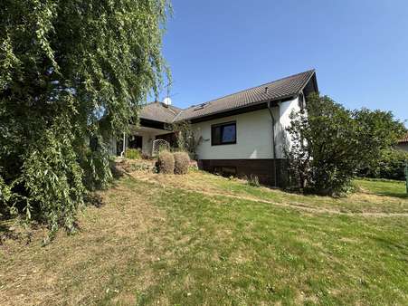 Zweifamilienhaus in 35287 Amöneburg mit 215m² kaufen