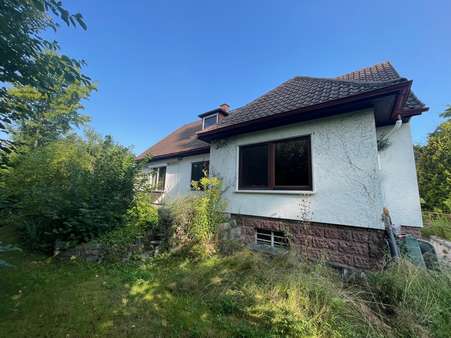 Gartenansicht - Einfamilienhaus in 35037 Marburg mit 147m² kaufen