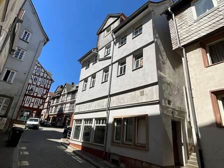 Straßenansicht2 - Mehrfamilienhaus in 35037 Marburg mit 272m² kaufen