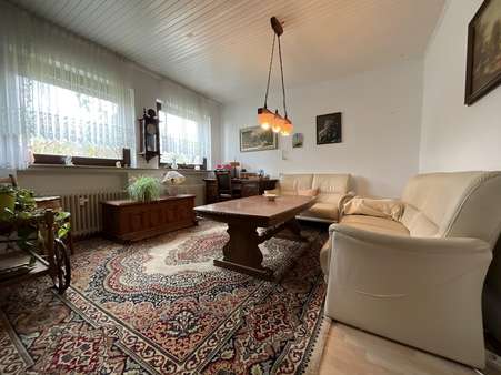 Wohnzimmer Erdgeschoss - Zweifamilienhaus in 35043 Marburg mit 145m² kaufen