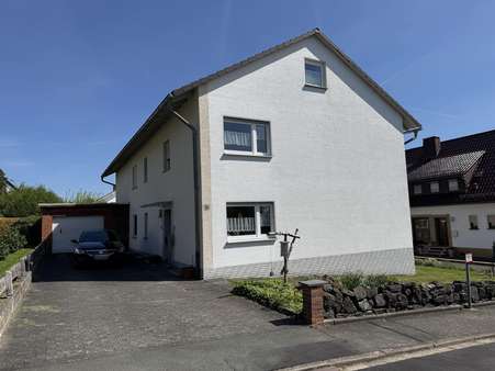 Zweifamilienhaus in 35108 Allendorf mit 260m² kaufen