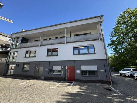 null - Mehrfamilienhaus in 35091 Cölbe mit 217m² kaufen