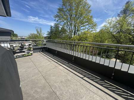 Terrasse - Penthouse-Wohnung in 35260 Stadtallendorf mit 106m² als Kapitalanlage kaufen