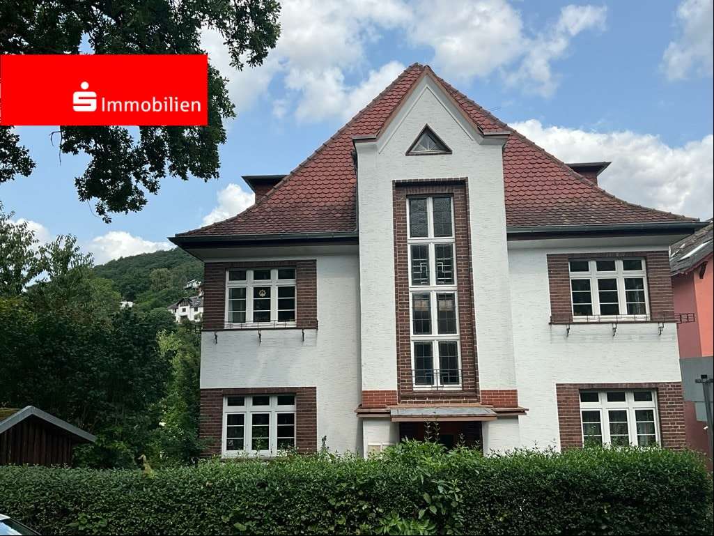 Vorderansicht - Dachgeschosswohnung in 35037 Marburg mit 75m² kaufen