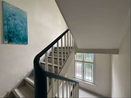 Treppenhaus - Dachgeschosswohnung in 35037 Marburg mit 75m² kaufen