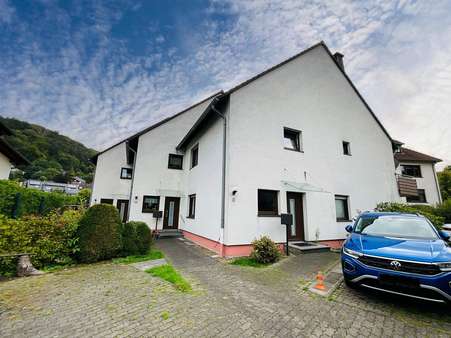 Straßenansicht - Etagenwohnung in 35039 Marburg mit 89m² kaufen