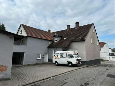 Wohnhaus - Zweifamilienhaus in 66901 Schönenberg-Kübelberg mit 245m² kaufen