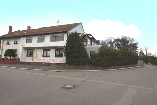 Straßenansicht Straßenansicht - Doppelhaushälfte in 67707 Schopp mit 208m² kaufen