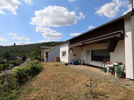 Terrasse mit Burgblick - Einfamilienhaus in 66869 Ruthweiler mit 244m² kaufen