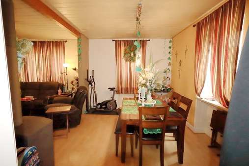 Wohn-/Esszimmer Wohn-/Esszimmer - Einfamilienhaus in 67685 Erzenhausen mit 160m² kaufen