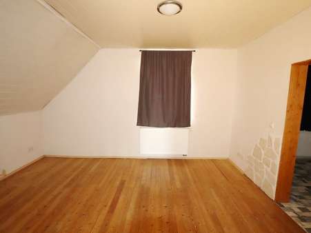 Zimmer Zimmer - Einfamilienhaus in 67685 Erzenhausen mit 160m² kaufen