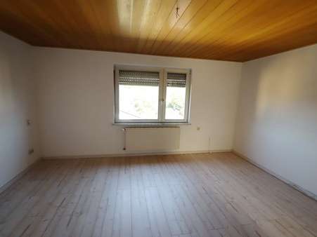 Zimmer Zimmer - Doppelhaushälfte in 66909 Hüffler mit 157m² kaufen