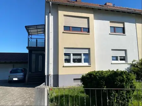 Interessantes Zweifamilienhaus - teilvermietet