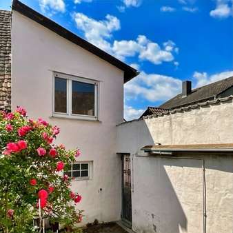 Gartenansicht Haus - Einfamilienhaus in 67373 Dudenhofen mit 123m² kaufen