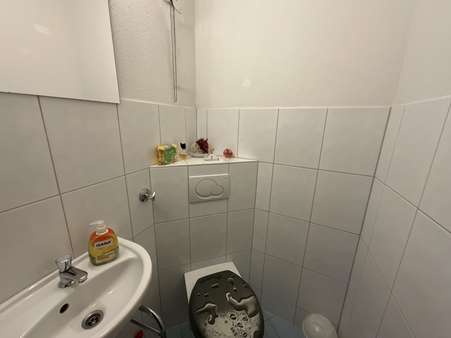 Gäste WC - Etagenwohnung in 67063 Ludwigshafen mit 120m² kaufen