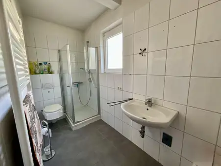 Einfamilienhaus mit Garten und Garage für die handwerklich begabte Familie