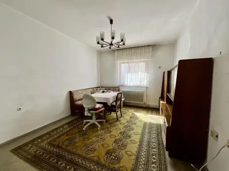 Einfamilienhaus mit Garten und Garage für die handwerklich begabte Familie