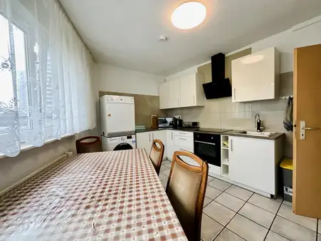 Sanierte und gut vermietete Wohnung in zentraler Lage
