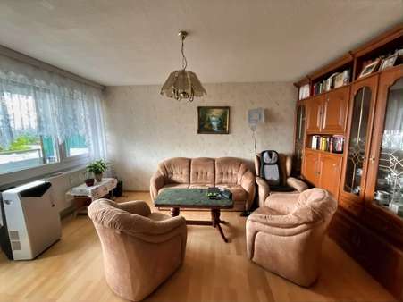 Wohnzimmer - Etagenwohnung in 67069 Ludwigshafen mit 78m² kaufen