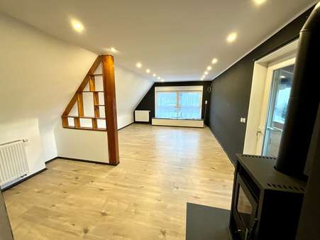 Wohnzimmer mit Kamin OG - Einfamilienhaus in 67069 Ludwigshafen mit 154m² kaufen