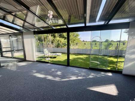 Keine visuelle Barriere zur Natur! Keine visuelle Barriere zur Natur! - Zweifamilienhaus in 67354 Römerberg mit 210m² kaufen