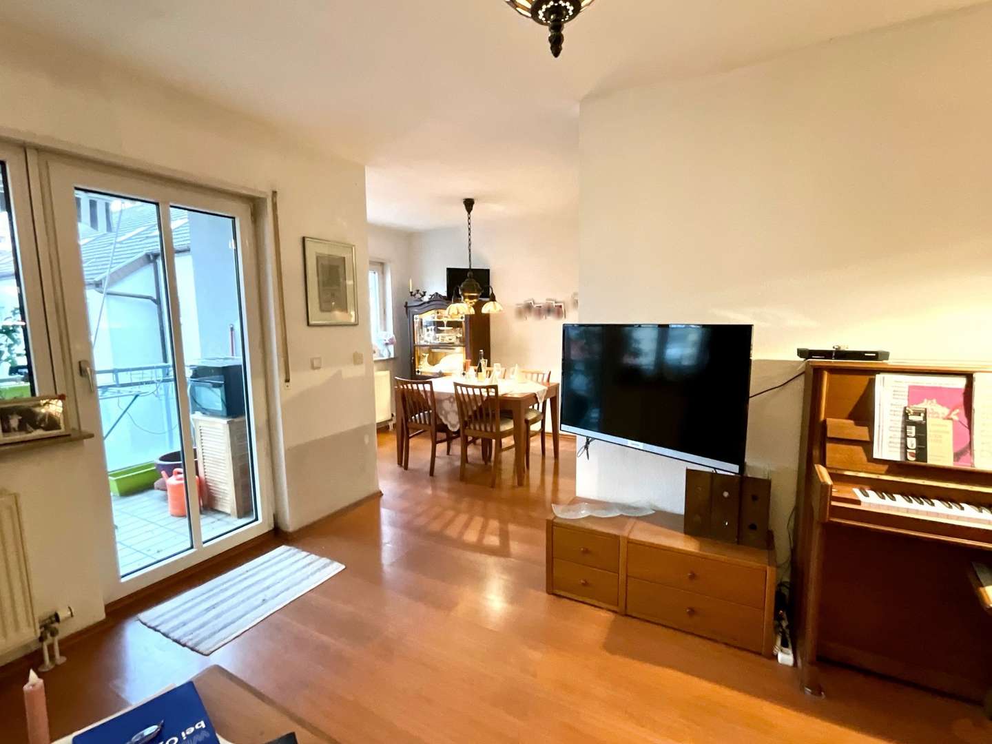 Wohnzimmer mit Essbereich - Etagenwohnung in 67059 Ludwigshafen mit 76m² kaufen