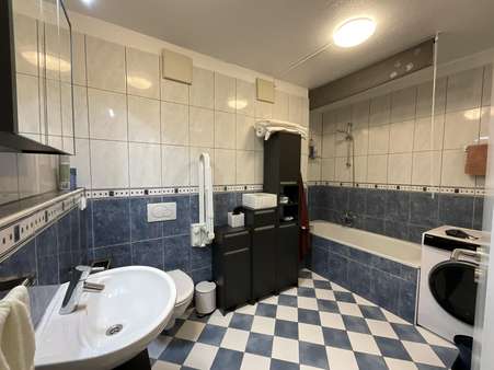 Badezimmer - Erdgeschosswohnung in 67063 Ludwigshafen mit 119m² kaufen