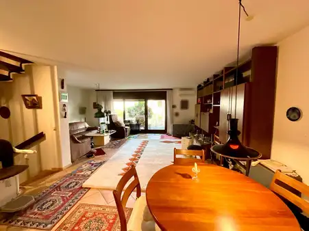Wohnen an der beliebten Weinstraße. Charmantes Reihenmittelhaus mit Garten