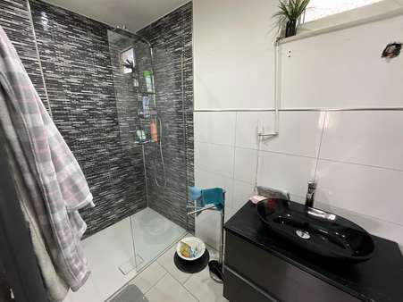 Duschbad Erdgeschoss - Einfamilienhaus in 67071 Ludwigshafen mit 119m² kaufen