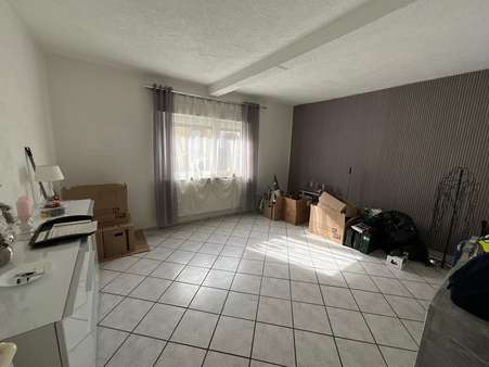 Schlafzimmer im Erdgeschoss - Einfamilienhaus in 67071 Ludwigshafen mit 119m² kaufen