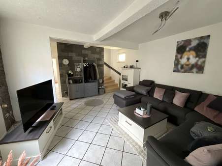 Wohnzimmer - Einfamilienhaus in 67071 Ludwigshafen mit 119m² kaufen