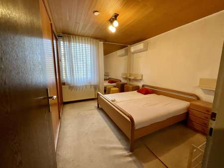 Schlafzimmer - Zweifamilienhaus in 67069 Ludwigshafen mit 233m² kaufen