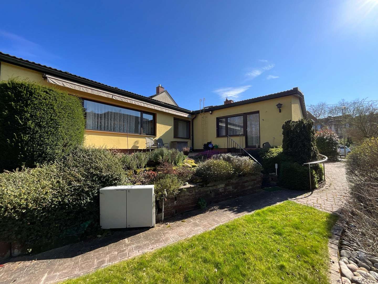 Rückseite Rückseite - Bungalow in 67067 Ludwigshafen mit 139m² kaufen