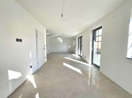 Wohnbereich - Erdgeschosswohnung in 68549 Ilvesheim mit 89m² kaufen