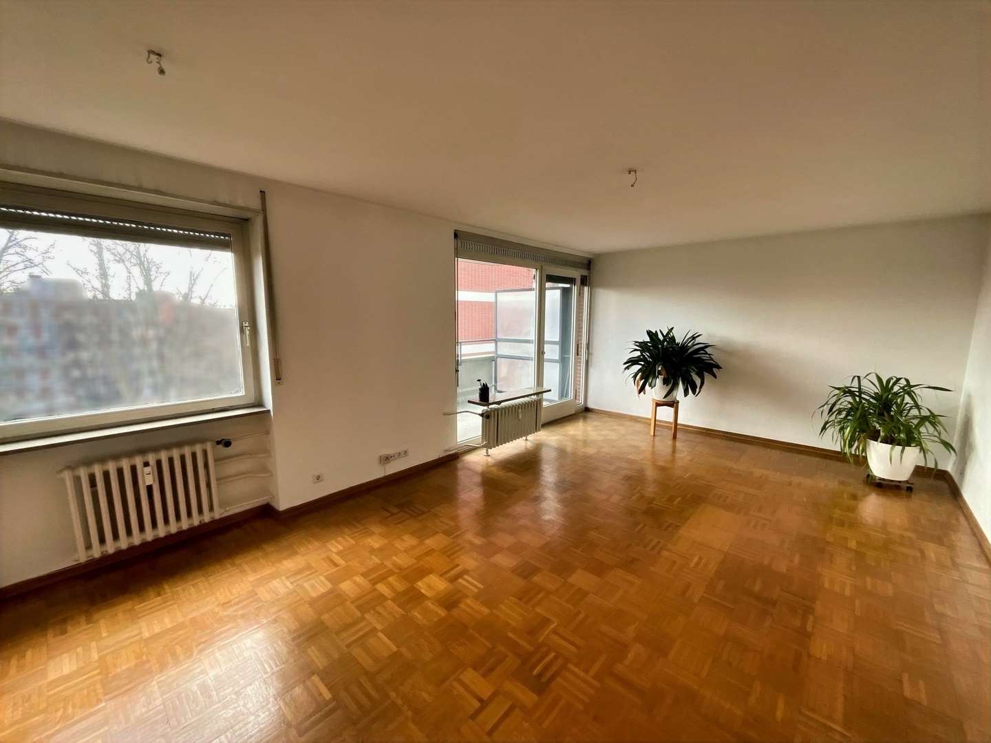 großes Wohnzimmer - Etagenwohnung in 67061 Ludwigshafen mit 86m² kaufen