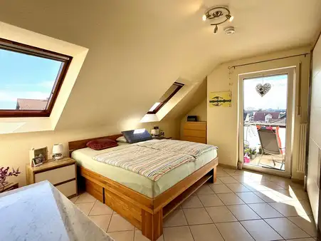 Schmuckstück in Haßloch! Gemütliche 4 ZKB Dachgeschosswohnung mit Balkon
