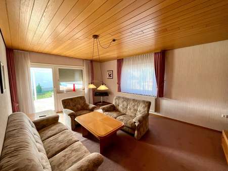 Wohnzimmer mit Terrassenzugang - Einfamilienhaus in 67245 Lambsheim mit 138m² kaufen