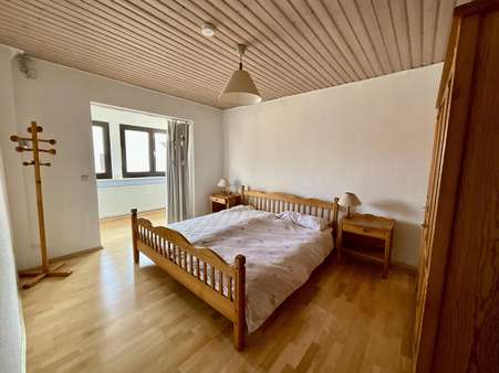 Schlafzimmer DG - Mehrfamilienhaus in 67063 Ludwigshafen mit 185m² kaufen