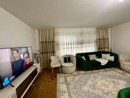 Wohnzimmer - Erdgeschosswohnung in 67063 Ludwigshafen mit 79m² kaufen