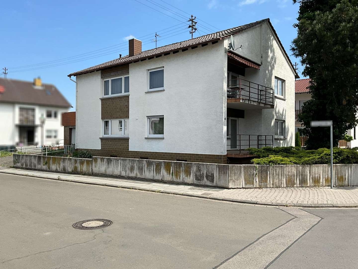 Eckgrundstück - Zweifamilienhaus in 67258 Heßheim mit 194m² kaufen