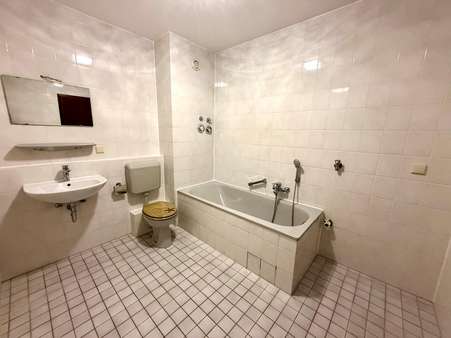 Badezimmer Badezimmer - Etagenwohnung in 67346 Speyer mit 58m² kaufen