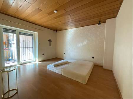 Schlafzimmer Schlafzimmer - Erdgeschosswohnung in 67063 Ludwigshafen mit 87m² kaufen